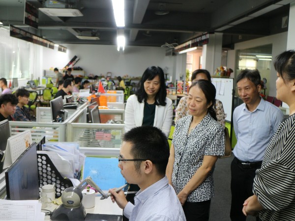 汕头职业技术学院领导莅临大菠萝视频网址APP设计学习考察